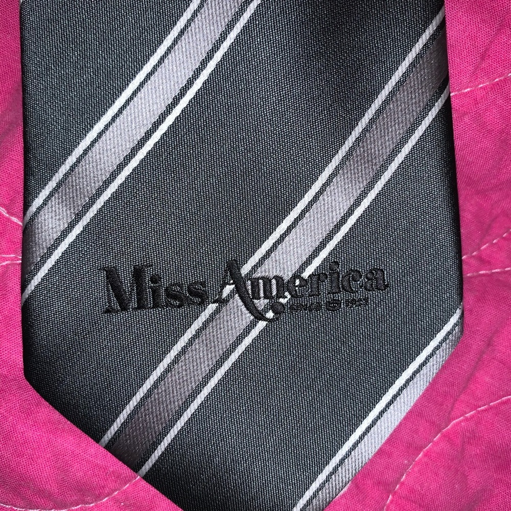 Miss America Grey Stripped Men’s Tie